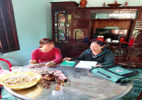 TẤM GƯƠNG TỔ TRƯỞNG TIẾT KIỆM VAY VỐN TẬN TÂM, TẬN TỤY CÙNG HỘ VAY PHÒNG, CHÓNG DỊCH COVID-19 TRONG TRẠNG THÁI BÌNH THƯỜNG MỚI