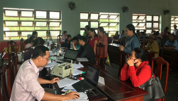 Ngân hàng chính sách xã hội huyện Bù Đốp chung tay giúp bà con phục hồi sản xuất sau đại dịch covid-19.