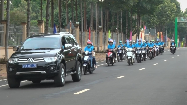 Bù Đốp ra quân hưởng ứng ngày BHYT Việt Nam 1-7