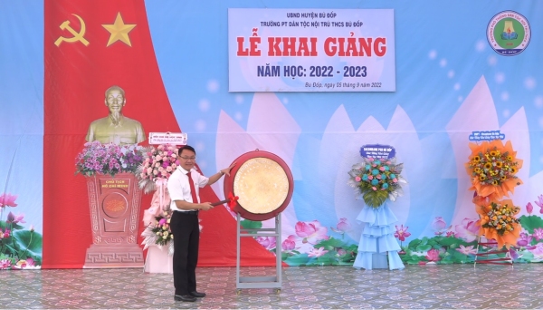 Bù Đốp trên 14.000 học sinh các cấp học nô nức ngày khai giảng