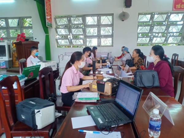 Ngân hành Chính sách xã hội huyện giải ngân hỗ trợ nhà ở theo Nghị định 28/2022/NĐ-CP