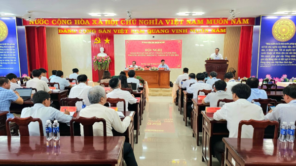 Bù Đốp: Giao ban UBND huyện để chỉ đạo thực hiện nhiệm vụ tháng 1/2024