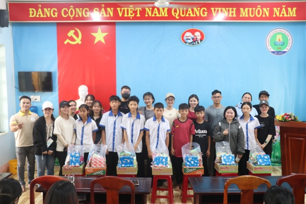 LAN TỎA NHỮNG HÀNH ĐỘNG ĐẸP, NHỮNG VIỆC LÀM TỬ TẾ CỦA TUỔI TRẺ VÌ CUỘC SỐNG CỘNG ĐỒNG