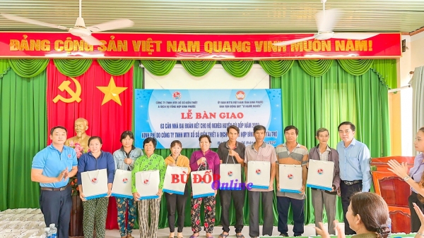 Bù Đốp: bàn giao 63 căn nhà đại đoàn kết cho hộ nghèo