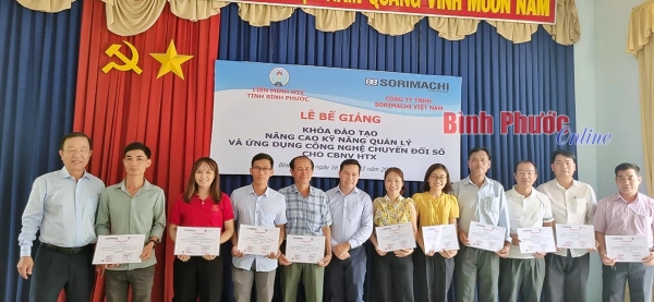 36 học viên được cấp chứng chỉ quản lý, ứng dụng công nghệ chuyển đổi số