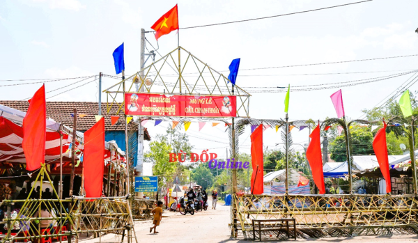 Bù Đốp: thăm chúc mừng tết Chol Chnam Thmay