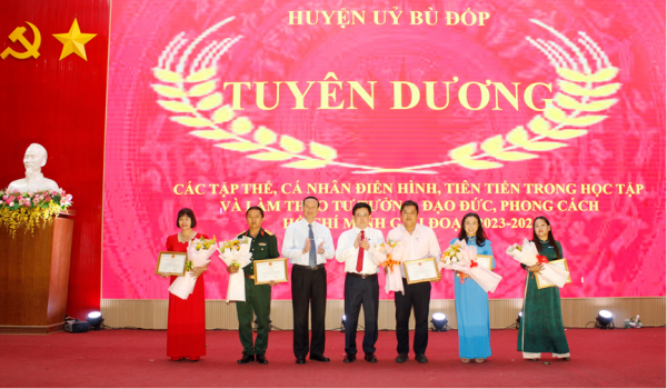 Bù Đốp: kỷ niệm 135 năm Ngày sinh Chủ tịch Hồ Chí Minh