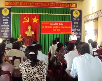 Bế giảng lớp tập huấn nghiệp vụ công tác