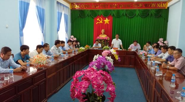 Bí thư huyện ủy Bù Đốp Hà Anh Dũng phát biểu tại buổi gặp mặt