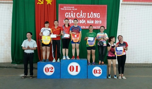 Các vận động viên nhận giải