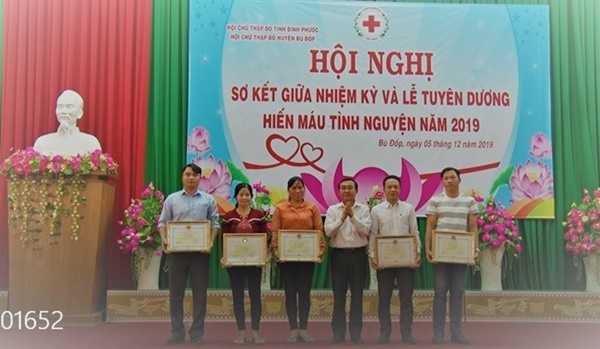 Hội nghị sơ kết giữa nhiệm kỳ công tác hội, phong chào Chữ thập đỏ năm 2019
