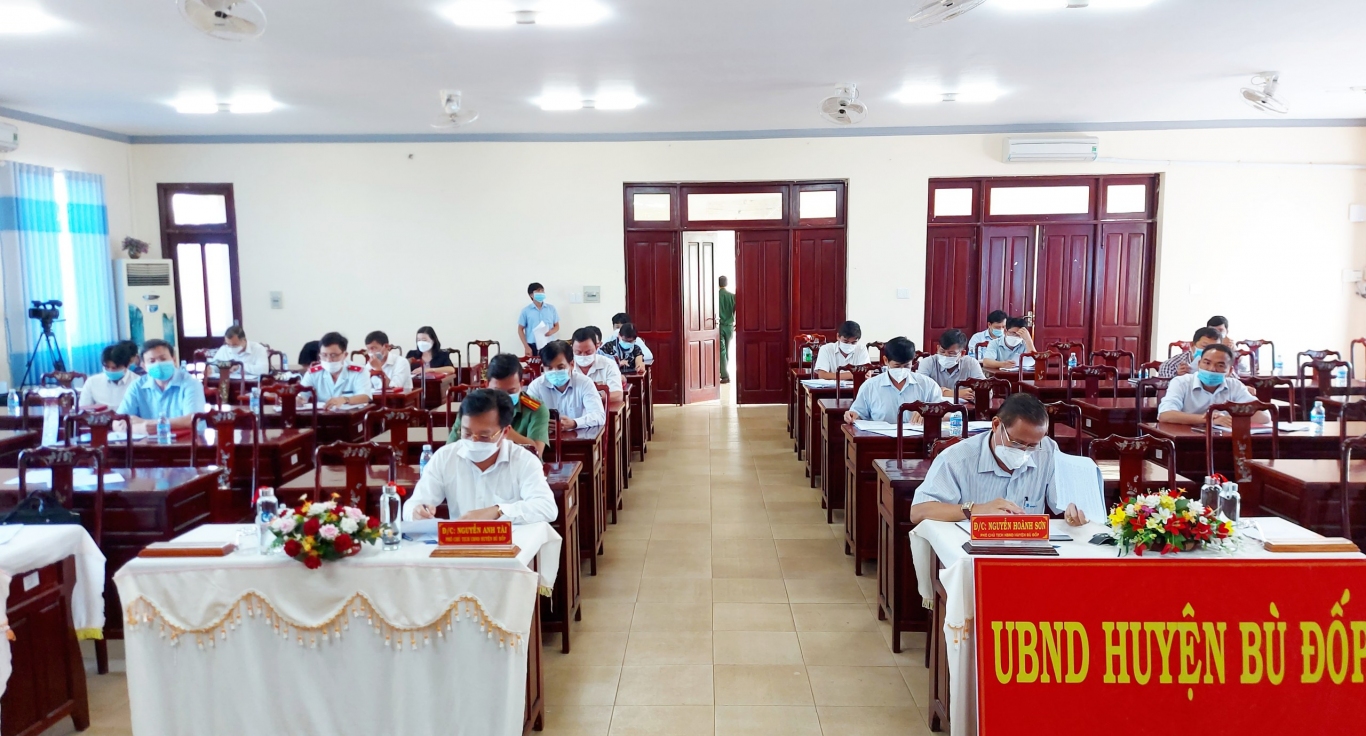 Các đại biểu dự hội nghị