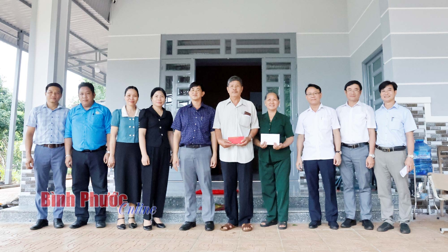 Trong hoàn cảnh nào lòng dân cũng tín nhiệm, tin tưởng và hướng về Đảng